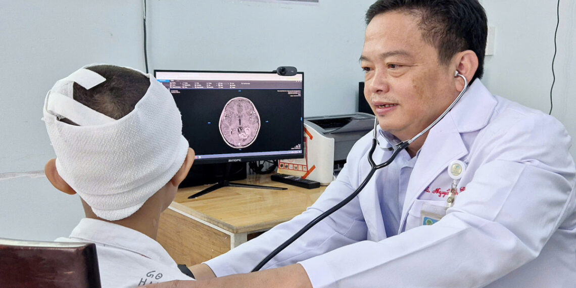 Ca mổ giúp bé trai 13 tuổi thoát co giật 6c20d57b9cee10b049ff 176399276 6101 6468 1764044232.jpg