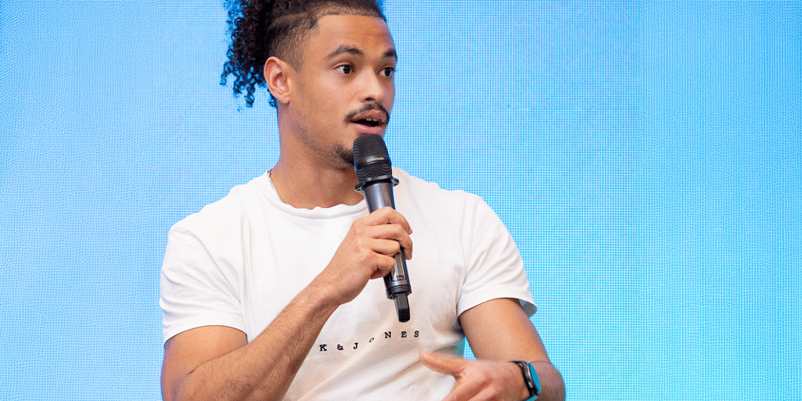 Cầu thủ 17 tuổi tái sinh sau cú sốc mất chân do bệnh não 7251 hi nh favio 1762174635 17 7291 5725 1762174905.png