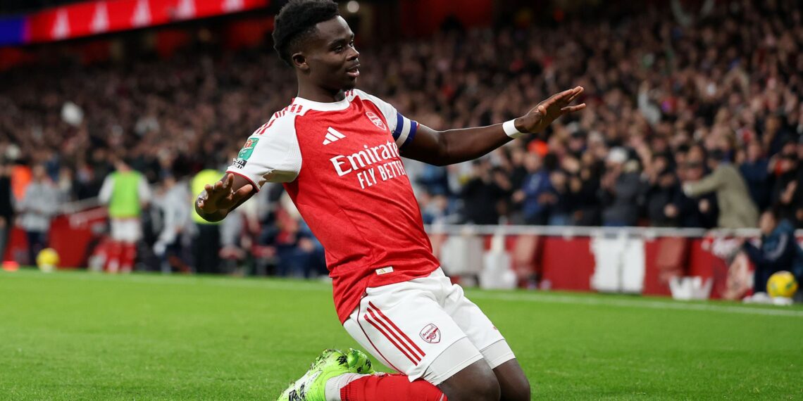 arsenal troi chan bukayo saka bang luong khung.jpg