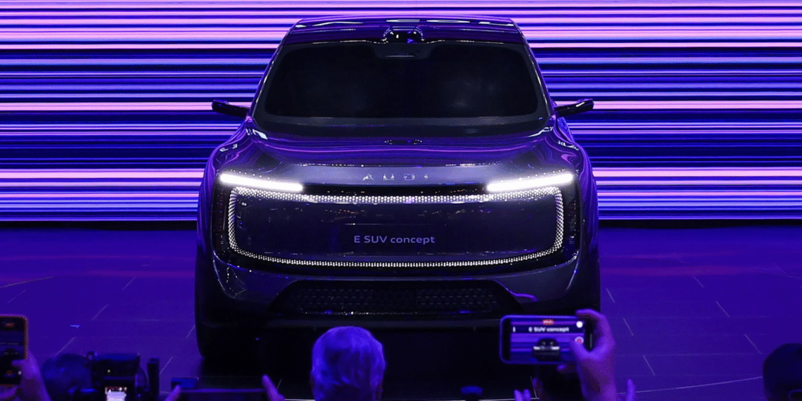 AUDI E SUV ra mắt: SUV điện 671 mã lực, tầm hoạt động 700 km audi e suv 2025 11 22 lu c 11 21 29 png.14616.png