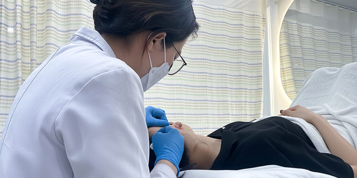 ba c tra n tie m triam 1763971 9981 3338 1763971554.jpg