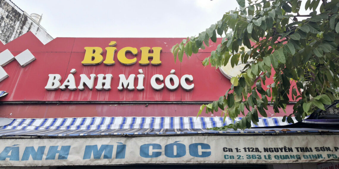 ba nh mi co c 1762936128 7558 1762936303.jpg