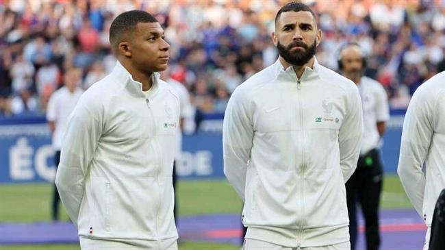 Benzema: "Mbappe cần tỏa sáng nhiều hơn ở các trận cầu lớn của Real" benzema mbappe 1811082415.jpg