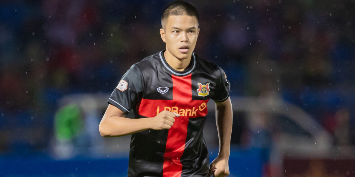 cau thu viet kieu bao tin vui voi hlv kim sang sik 442.jpg