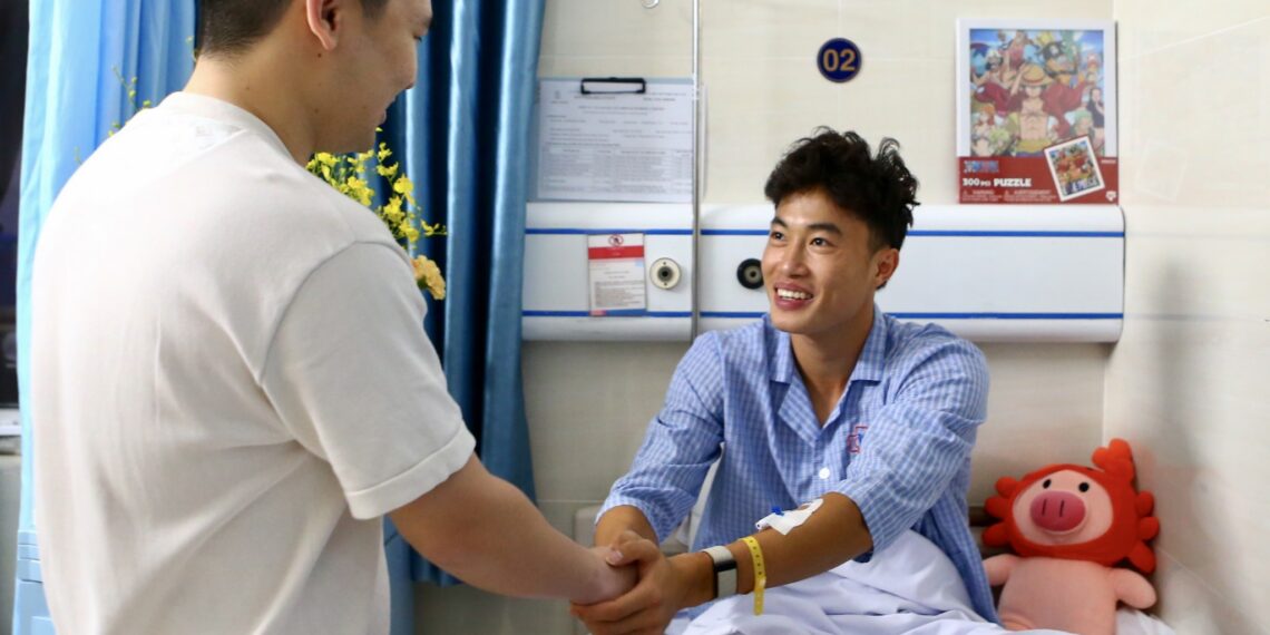 CLB Hà Nội báo tin dữ về chấn thương của tiền vệ Nguyễn Văn Trường clb ha noi bao tin du ve chan thuong cua tien ve nguyen van truong.jpg