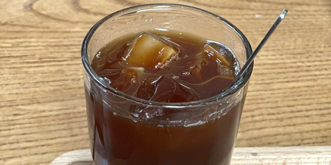 dieu gi xay ra voi nguoi dan ong tre thuong uong ca phe buoi dem 2932.jpg