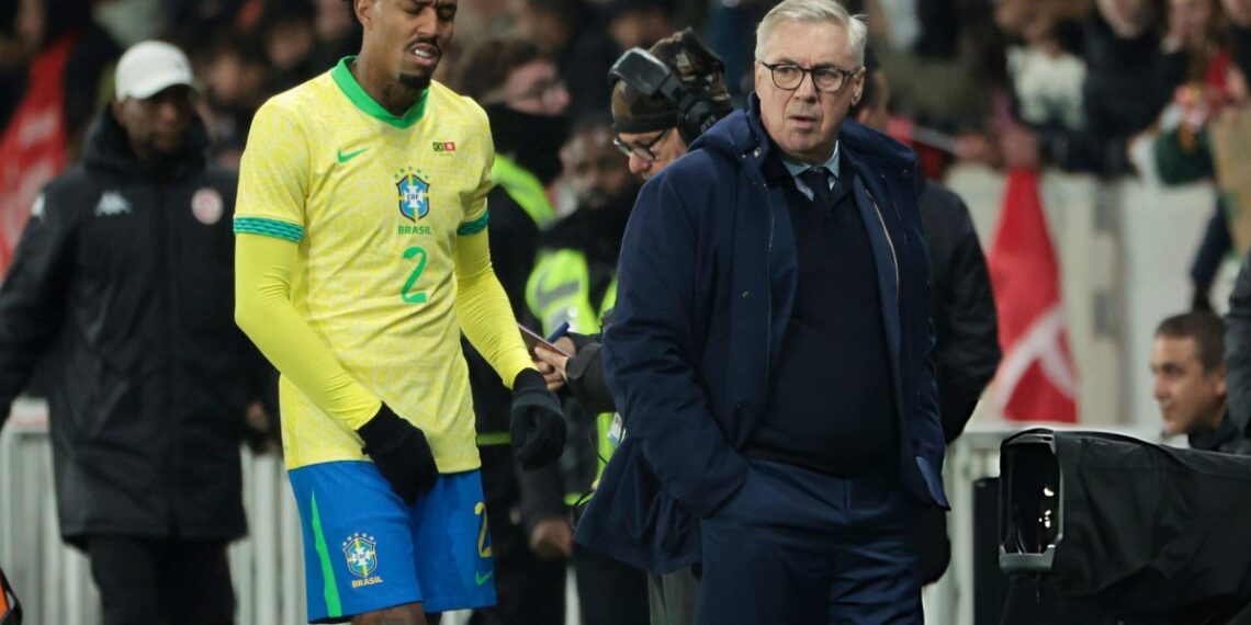 dlbeatsnoopcom final s5h3w0gsau 2011074149.jpg