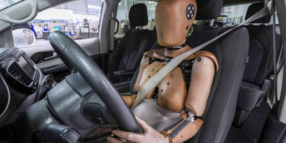 Hình nộm phụ nữ đầu tiên cho thử nghiệm va chạm ôtô dummy 2 1763773286 7842 1763773404 jpg.14622.jpeg