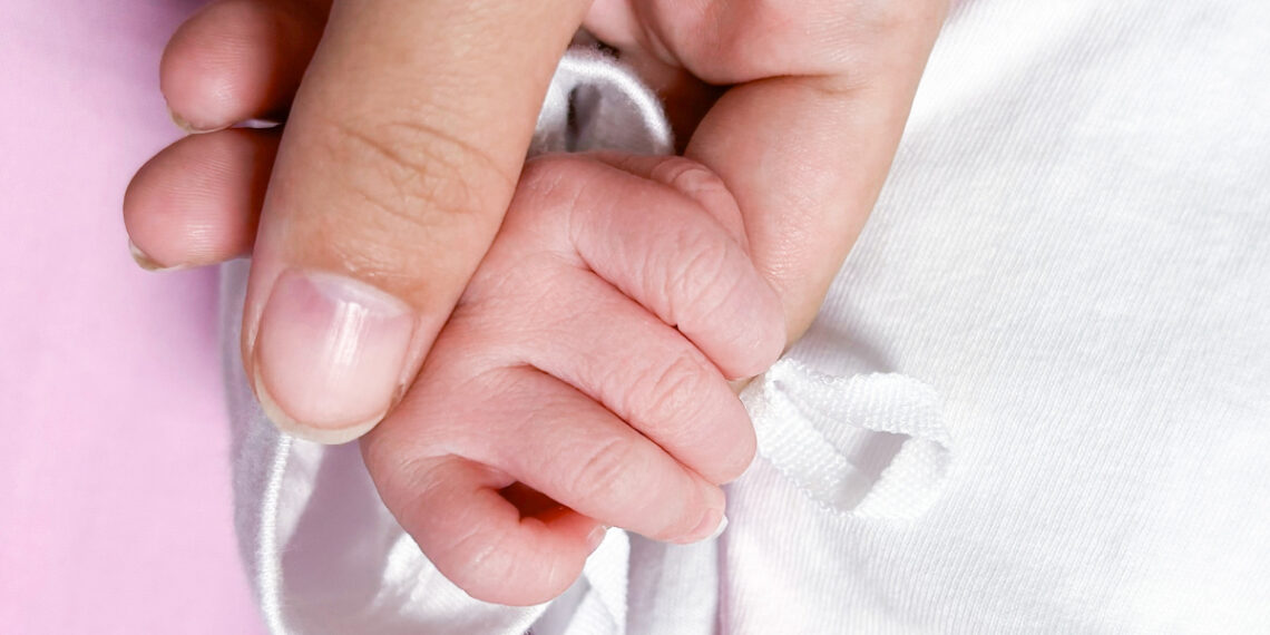 Mắc hai bệnh tự miễn vẫn sinh con khỏe mạnh em be 1764217716 1764217760 1531 1764217935.jpg