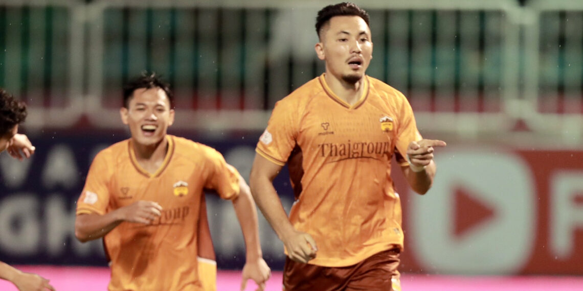 HAGL vs Nam Định: Quân bầu Đức thừa thắng xông lên hagl vs nam dinh quan bau duc thua thang xong len 2813.jpg