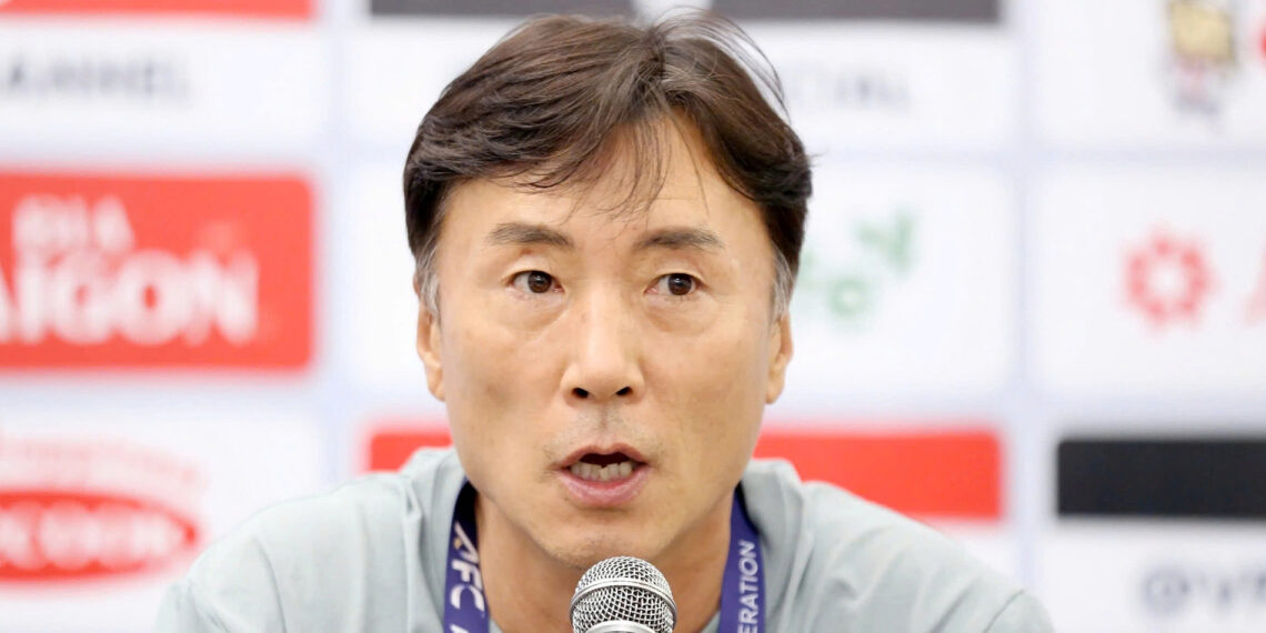 hlv ha hyeok jun lao quyet khong de tuyen viet nam ghi ban 1365.jpg