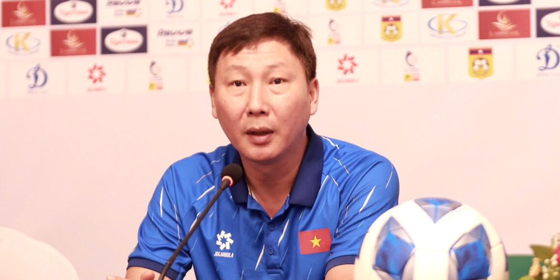 hlv kim sang sik xuan son se ra san hi vong ghi ban vao luoi lao 1272.jpg