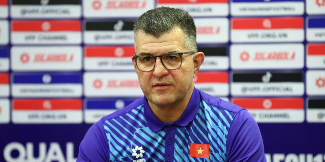 hlv u17 viet nam noi gi khi dau malaysia o giai chau a 1588.jpg