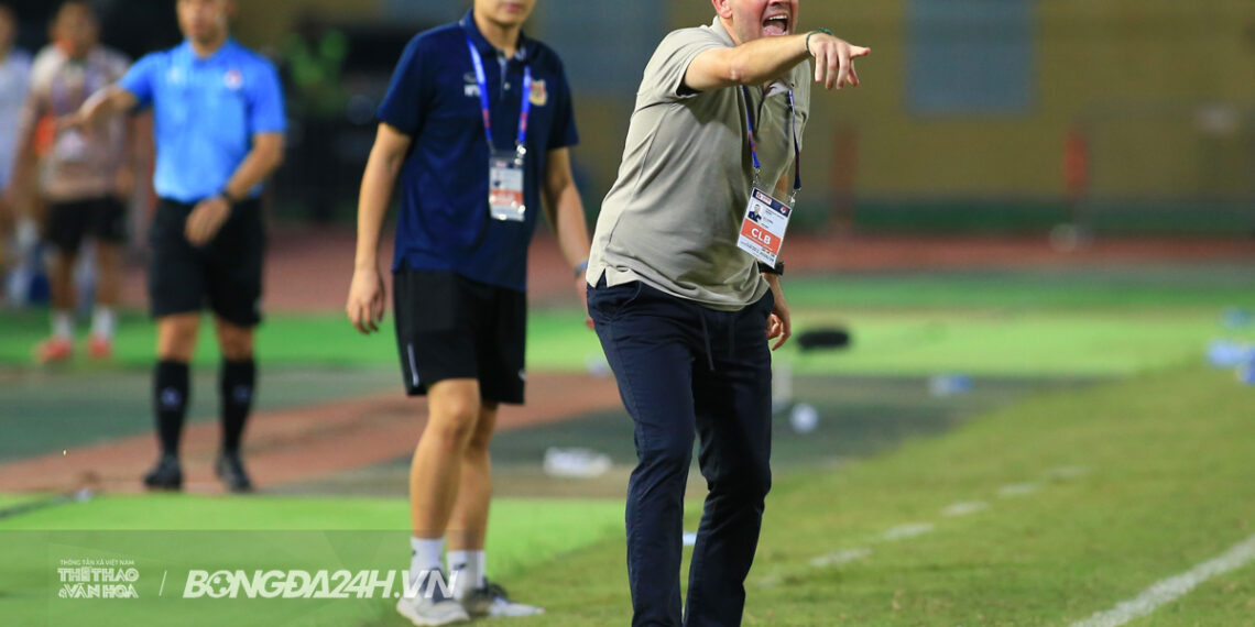 hlv ninh binh khen sao viet kieu sau chien thang nguoc truoc pvf cand.jpg