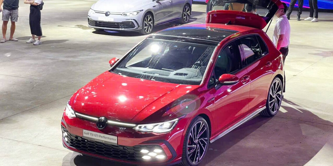 hot hatch volkswagen golf xuat hien voi 6 phien ban dau honda civic typer 1354.jpg
