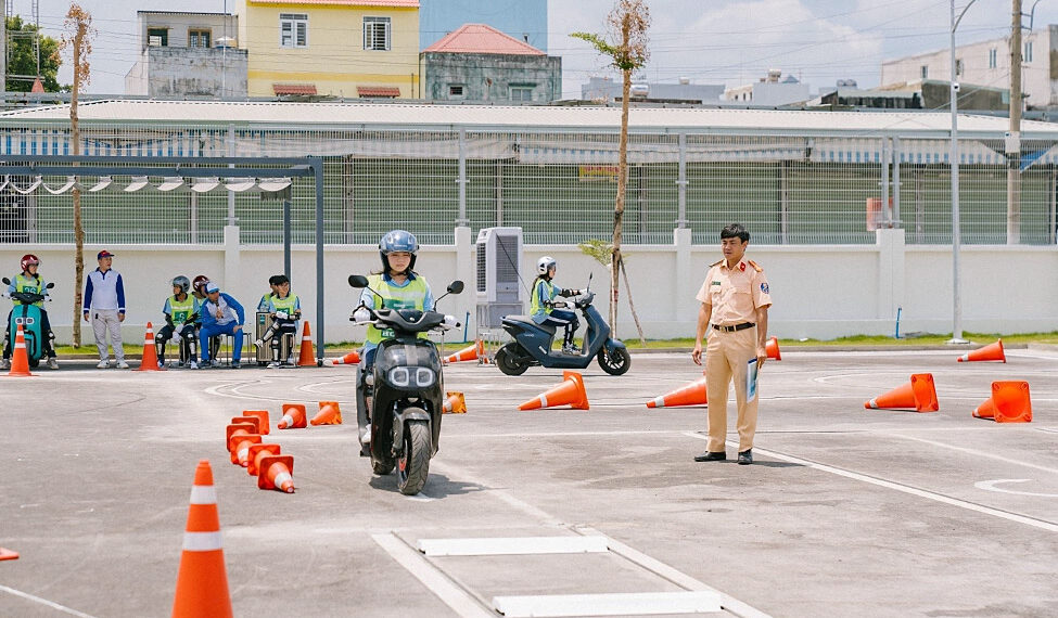 Đề xuất thi bằng lái xe máy thêm sa hình tăng độ khó huong dan lai xe an toan 17409 2510 8005 1764046833 jpg.14675.jpeg