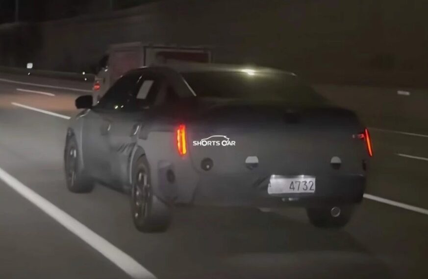 Hyundai Elantra thế hệ mới lộ diện trên đường thử, hé lộ thiết kế ngoại thất ấn tượng hyundai elantra jpg.14350.jpeg