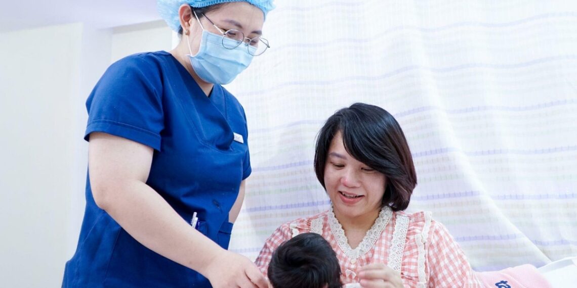 Cứu sống mẹ sinh non tai biến, con nặng hơn nửa kg suy hô hấp image003 1763337759 1763338445 8504 1763338516.jpg