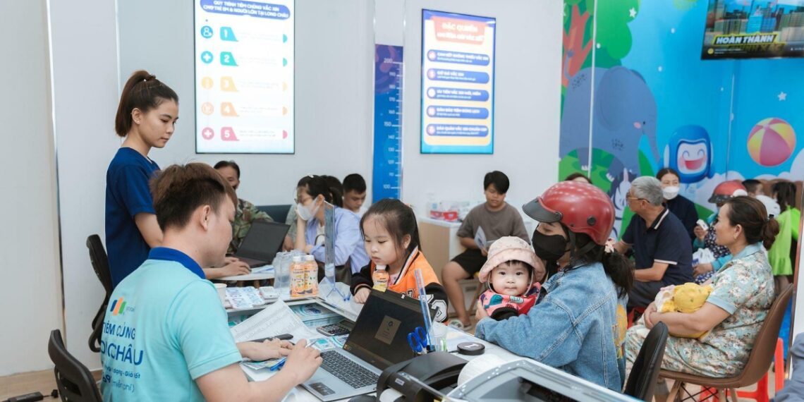 Ca cúm tăng nhanh, người dân chủ động tiêm phòng sớm image003 1764239998 1764240059 3909 1764240159.jpg