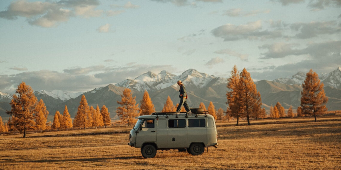 khach viet di ngam thu o mong co ngay say xe du doi dem canh cui dot lo 3427.jpg