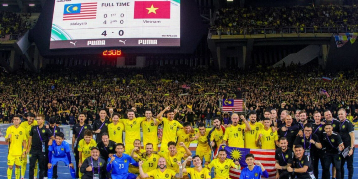 malaysia lo bien to ap den khong chi bi xu thua 0 3 tuyen viet nam 1681.jpg