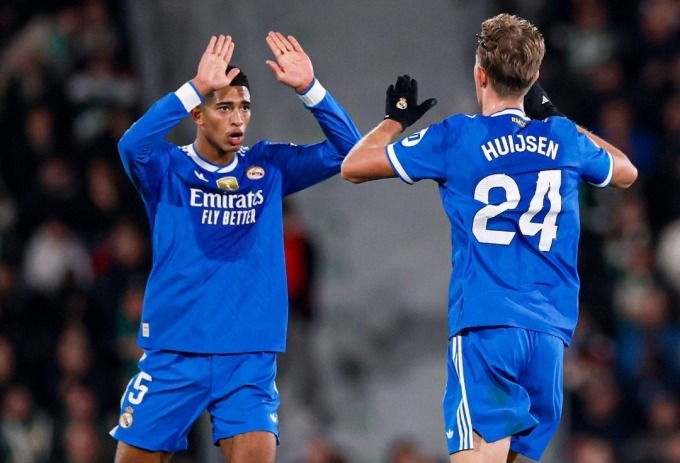 Bellingham "giải cứu" Real Madrid khỏi thất bại trước tân binh mbappe tit ngoi bellingham gia 8 2411072457.jpg