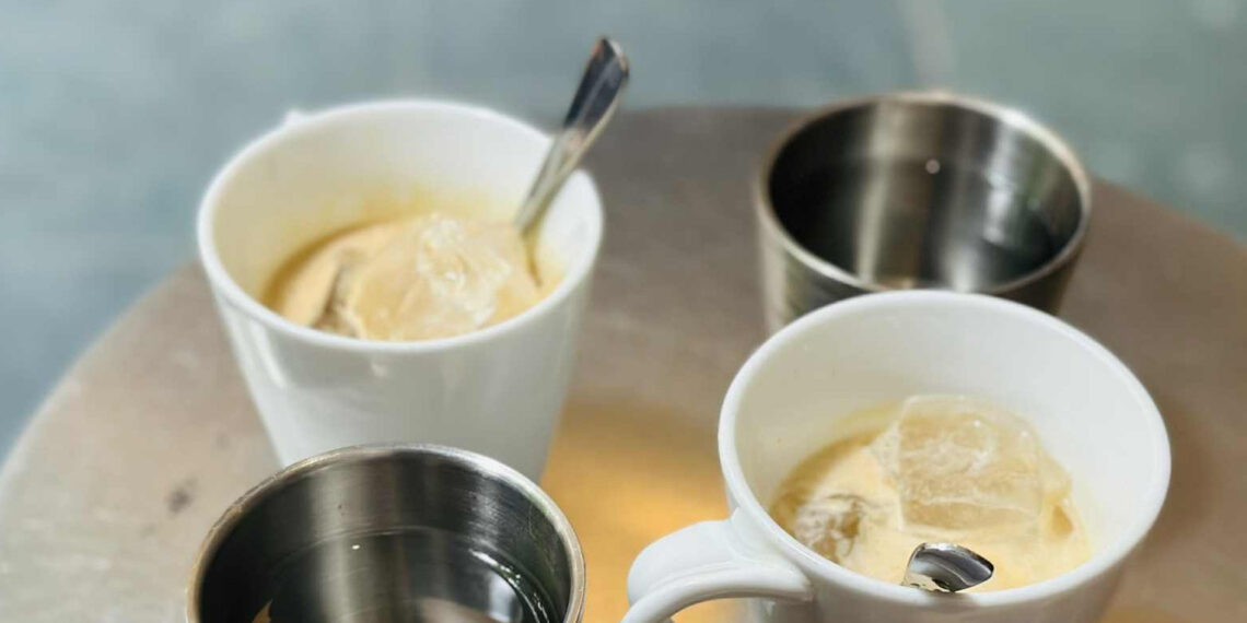 mot so nhom nguoi can dac biet than trong khi uong ca phe 3356.jpg