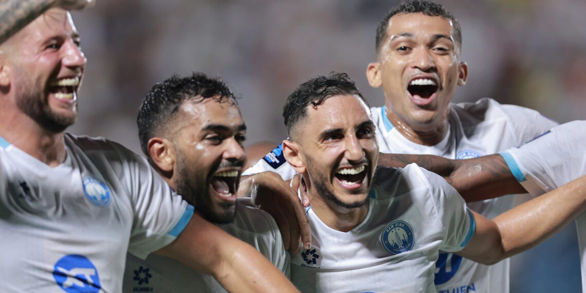 nam dinh vs gamba osaka kiem diem san nha 2953.jpg