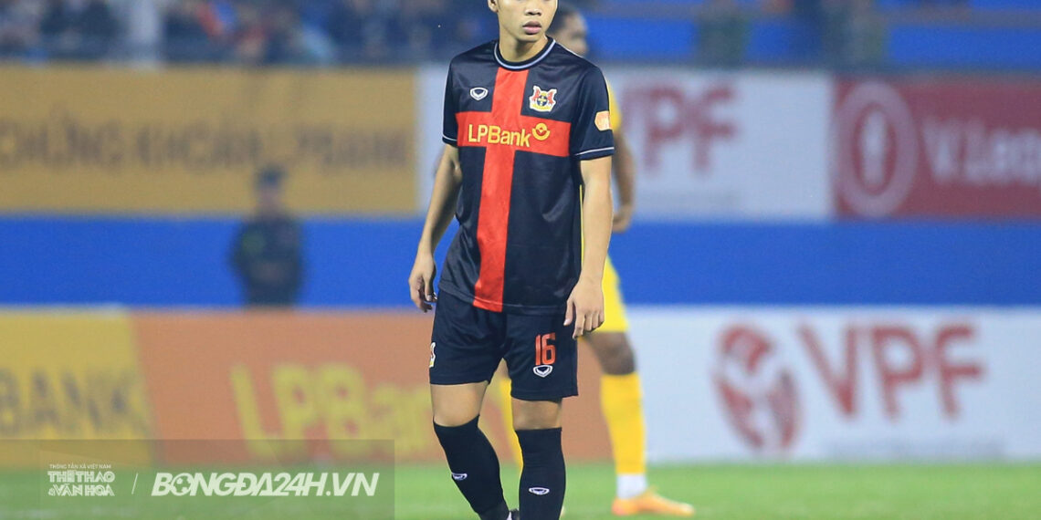 nguyen le phat hat giong hi vong cua hlv kim sang sik o sea games 33.jpg