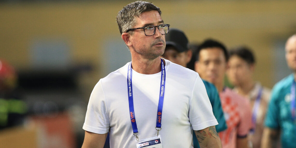 nhan dinh ha noi fc vs pvf cand hlv harry kewell no nu cuoi 3223.jpg