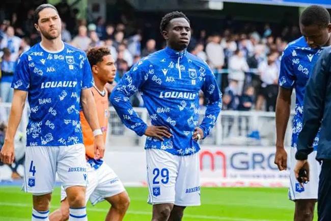 nhan dinh auxerre vs lyon 21h00 ngay 2311 vuot kho tai iabbe deschamps.jpg