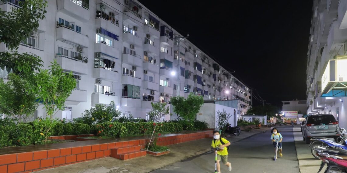 nhxhi 1762514573 9780 1762514676.jpg