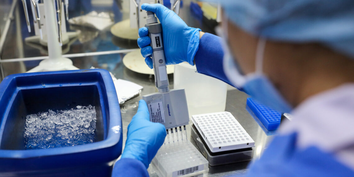 phongxetnghiem covid 19 70 176 5222 6350 1762923154.jpg