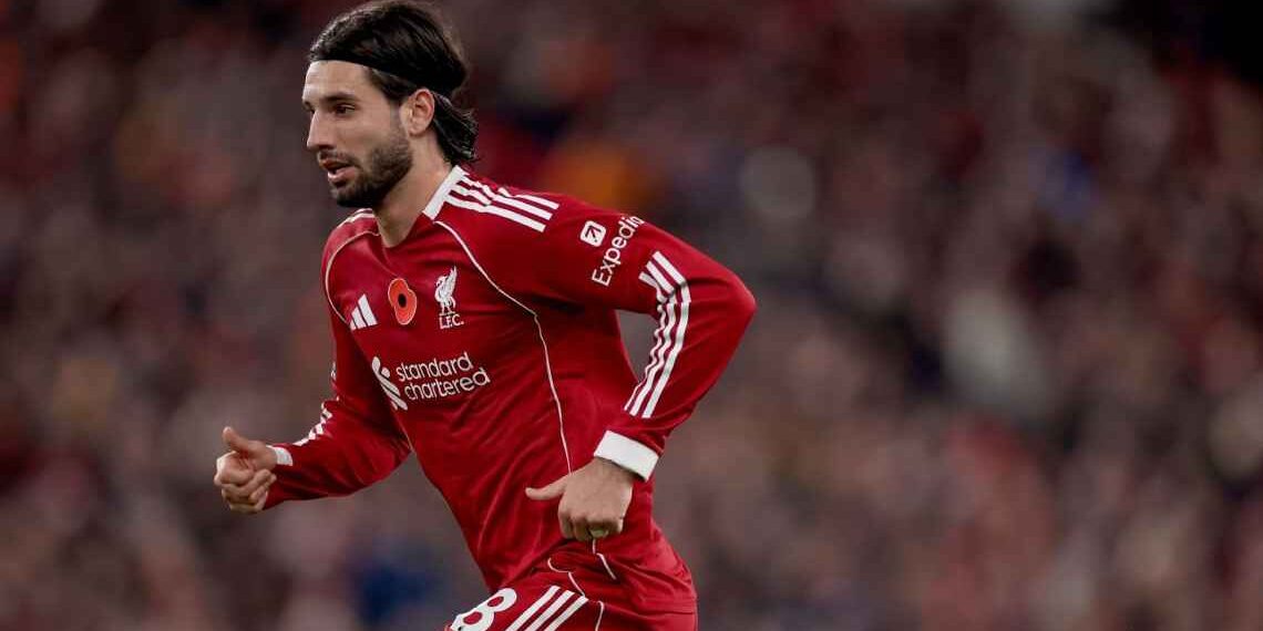 real madrid duoc goi y chieu mo cac tru cot cua chelsea va liverpool.jpg