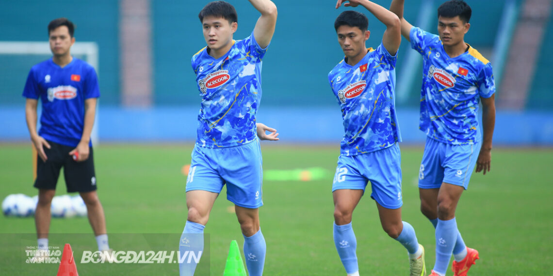 Tân binh tuyển Việt Nam nghĩ lời triệu tập là trò đùa tien dao dt viet nam khang dinh xuan son o mot dang cap khac.jpg