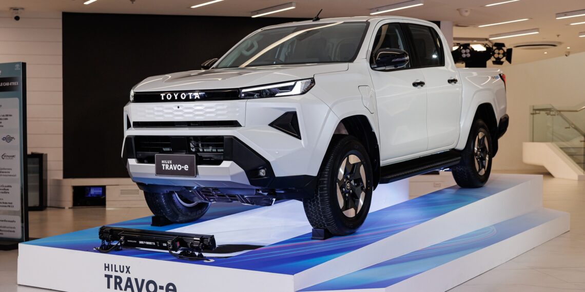 toyota hilux bev jpg.14156.jpeg