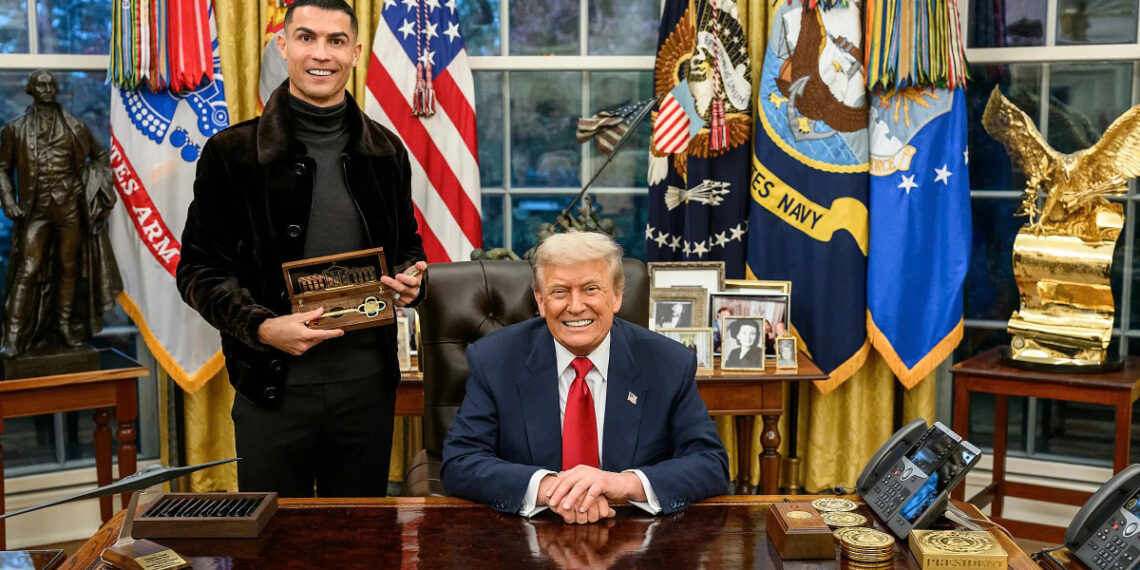 trump ronaldo 1763669560 17636 8649 9157 1763669707.jpg