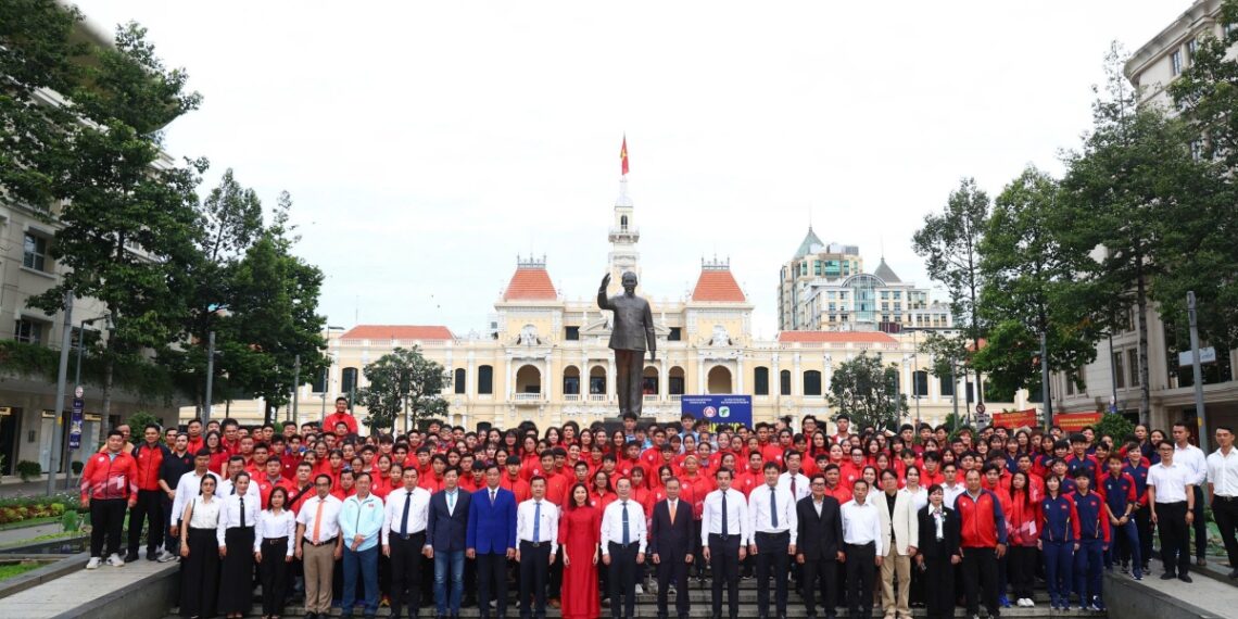 truong thao vy dai dien luc luong vdv phia nam truyen lua truoc them sea games 33.jpg