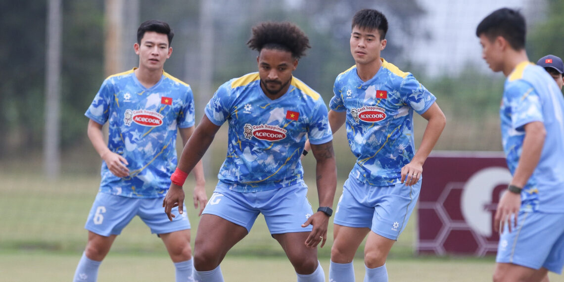 Tuyển Việt Nam luyện 'chiêu tủ', quyết thắng đậm Lào tuyen viet nam luyen chieu tu quyet thang dam lao 1315.jpg