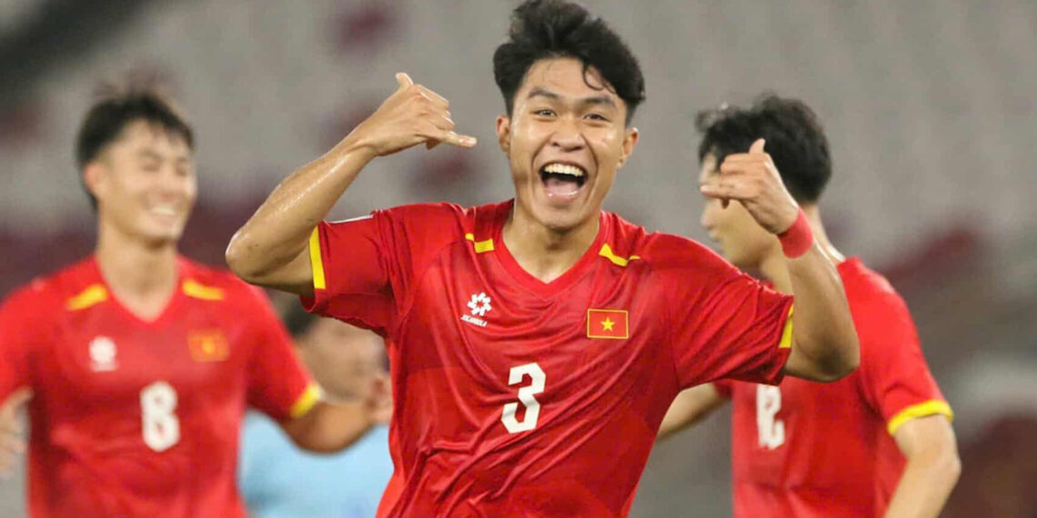 u22 viet nam nghich ly noi hang phong ngu 2968.jpg