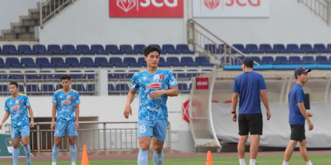 u22 viet nam phi hoang tap rieng quan so van chua du 2462.jpg