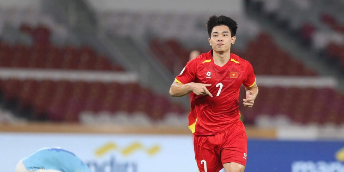 u22 viet nam sea games kho luong ong kim sang sik dung voi chu quan 3156.jpg