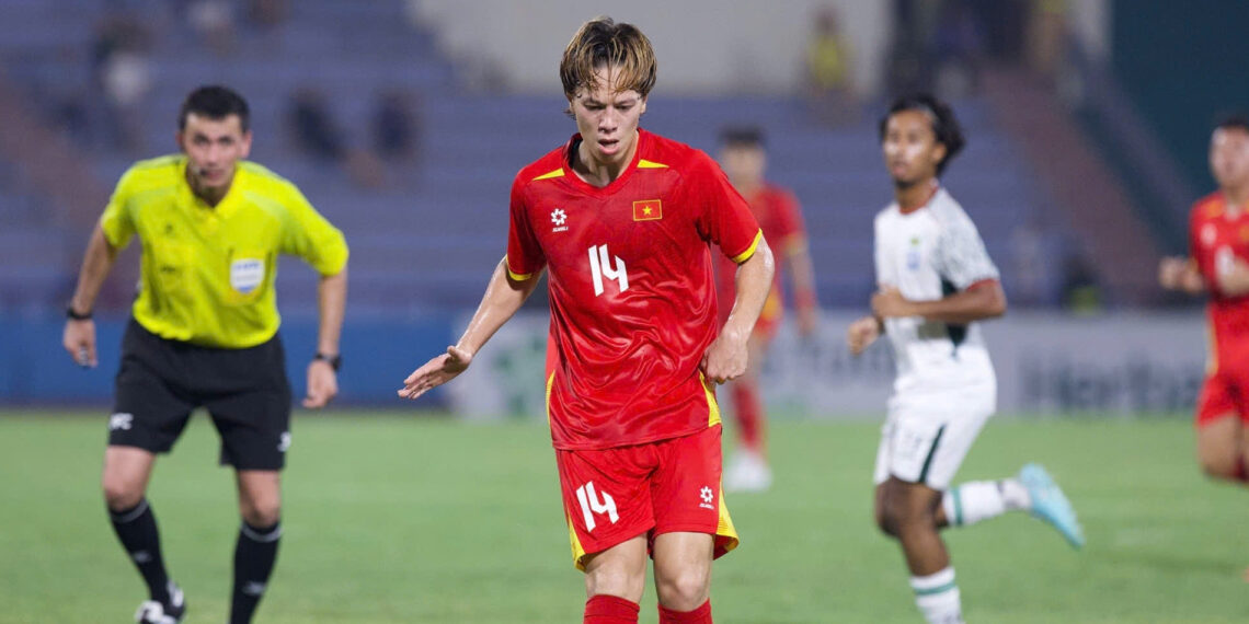 u22 viet nam vi dau hlv kim sang sik noi khong voi cau thu viet kieu 2329.jpg