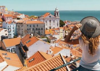 whychooselisbonasdigitalnomadl 6181 4894 1763053229.jpg