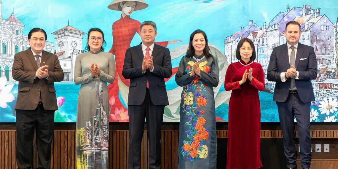 z7242697218532 ab562c36d345957 5160 5512 1763693057.jpg