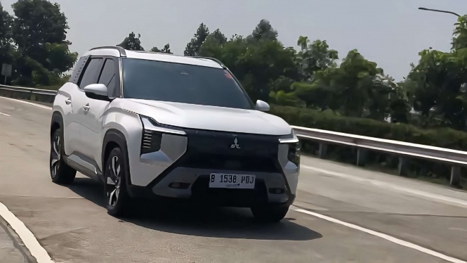 Mitsubishi Destinator đạt gần 13.000 đơn đặt hàng tại Indonesia, khách mua phải chờ vài tháng zigi 6892829990b96 mitsubishi destinator 665 374 jpg.14721.jpeg