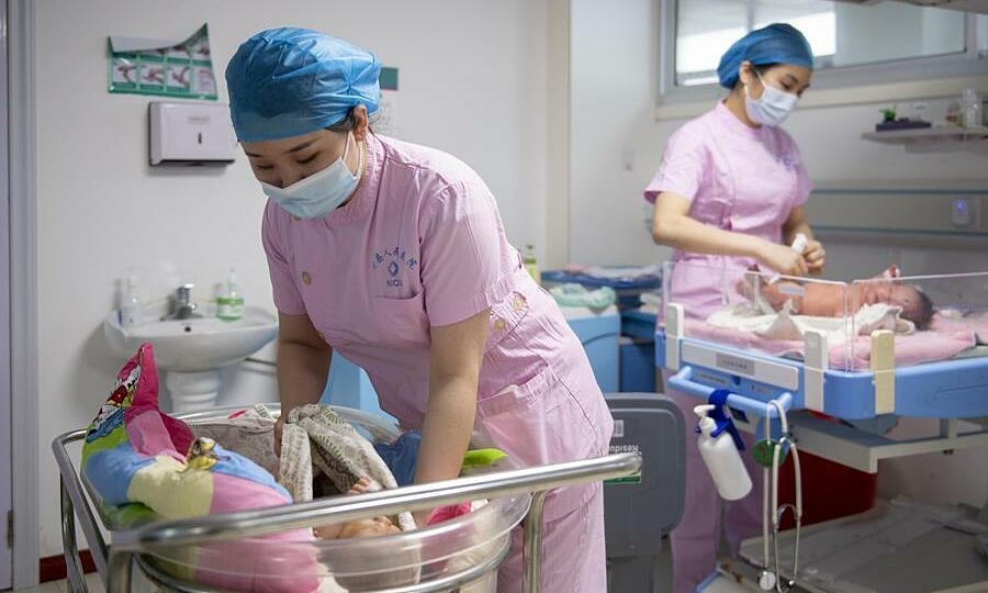 Trung Quốc trả tiền thụ tinh ống nghiệm, người dân vẫn ‘ngán’ sinh con Trung Quốc trả tiền thụ tinh ống nghiệm, người dân vẫn ‘ngán’ sinh con