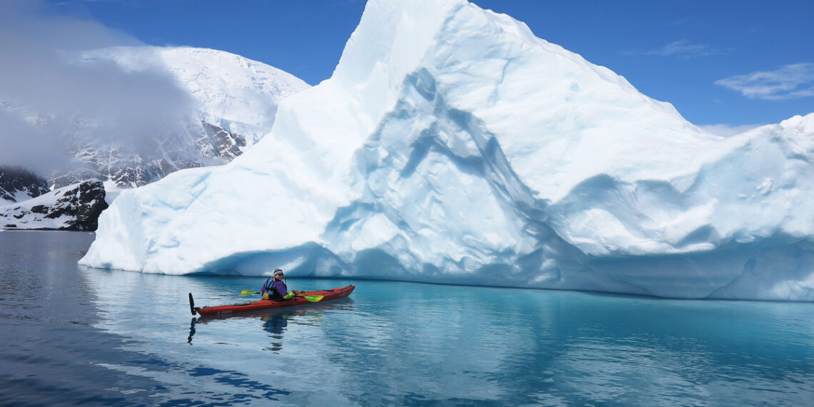 agadigitalkayakantarcticaimg81 2124 6690 1766500793.jpg