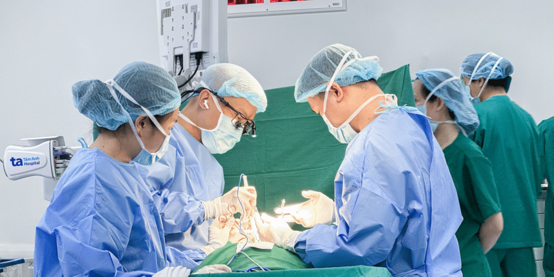 Về Việt Nam điều trị ung thư tuyến giáp a nh 3 di ba o 1765122280 1765 8995 3809 1765122526.png