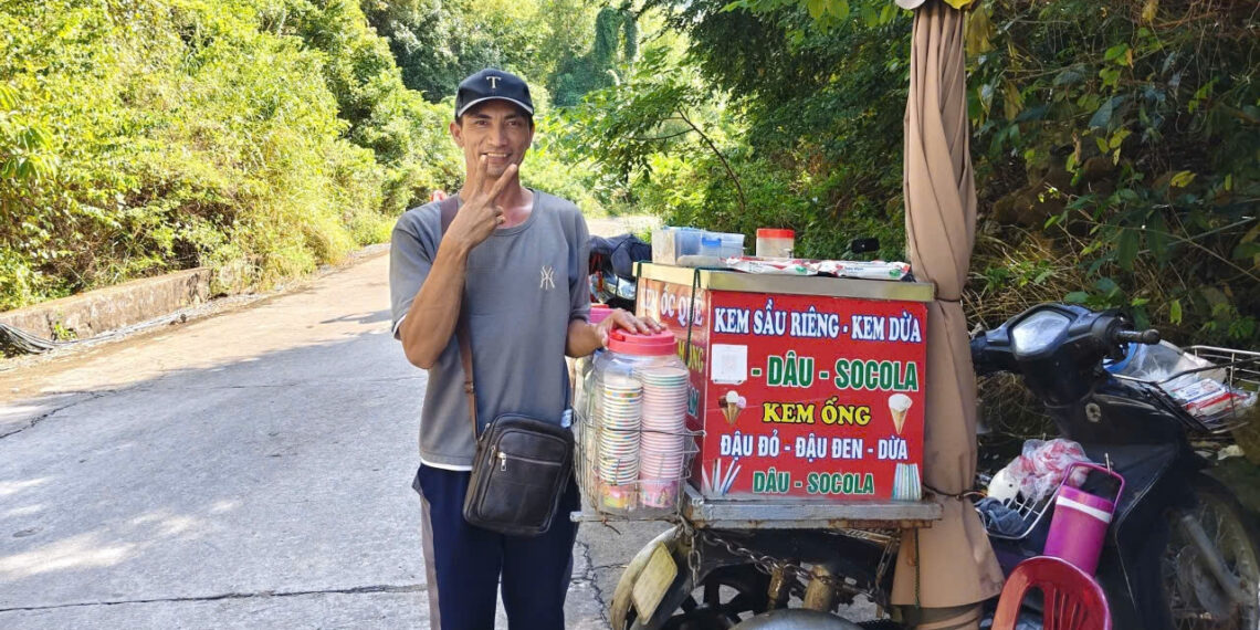 anh ban kem di chan dat quay phim dieu nghe o hon dao an giang gay sot 2279.jpg